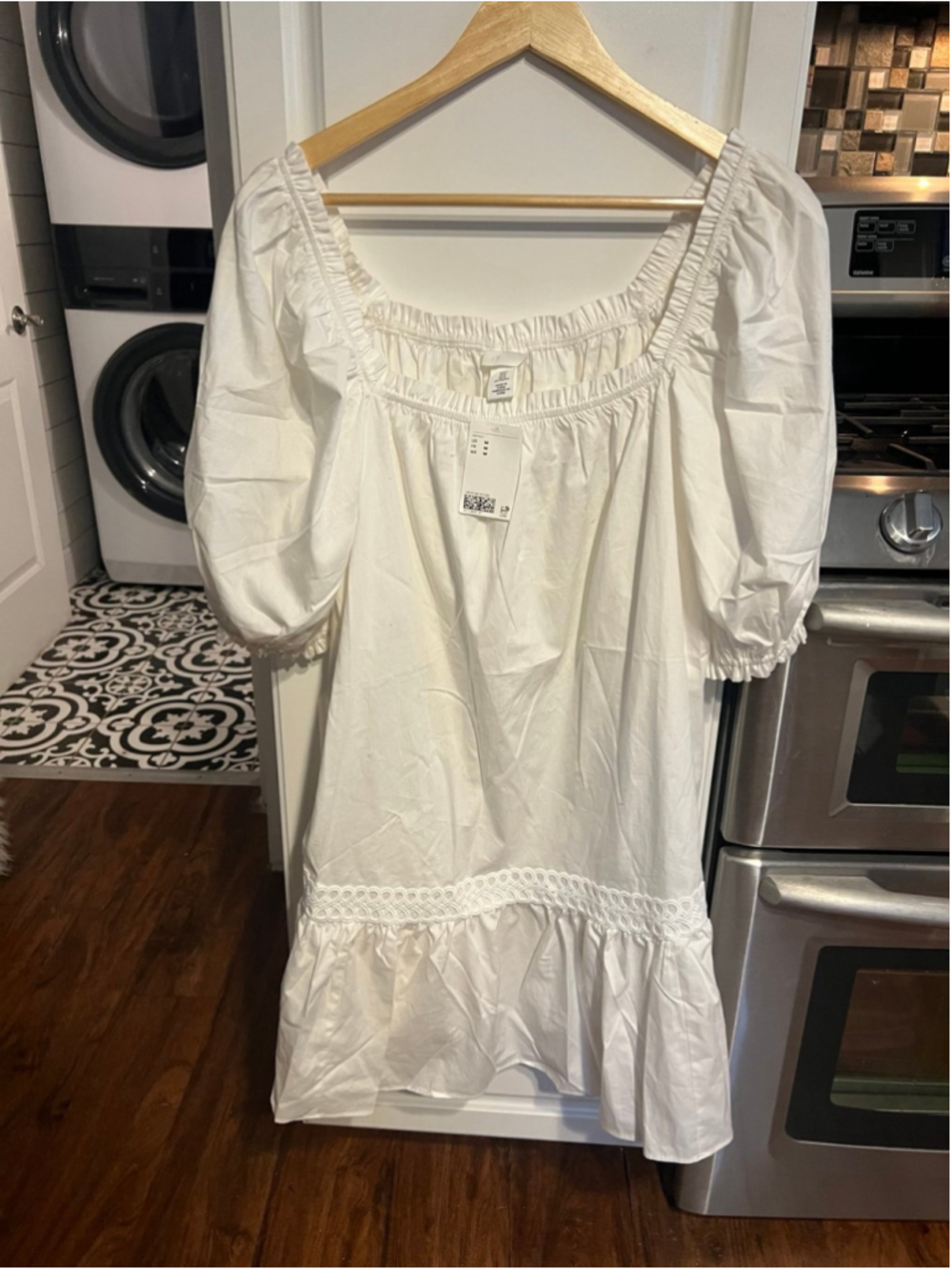 NWT H&M WHITE POPLIN DRESS WITH PUFF SLEEVES - Picture 5 of 11